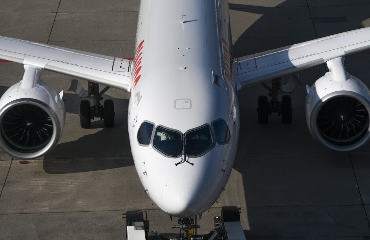 Mastering the First Impression: Your intriguing post title goes here Free stock photo of air travel, airbus, airplane